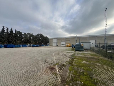 Bedrijfshal van 875m² met buitenterrein