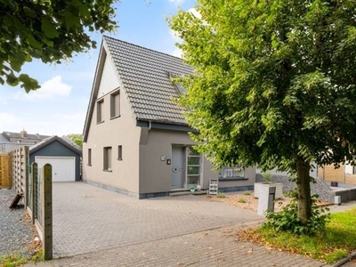 Gerenoveerde HOB met grote tuin en garage