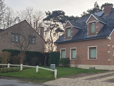 Lichte villa, 4 slaapkamers/1bk/1dk/tuin - ideaal gelegen