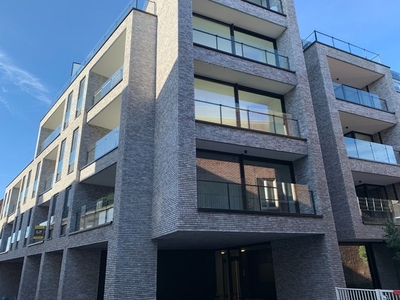 Luxueus nieuwbouwappartement in centrum Tongeren met auto...