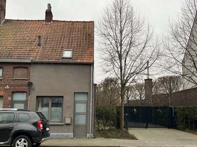 Modern afgewerkte woning met stadstuin nabij centrum Waregem