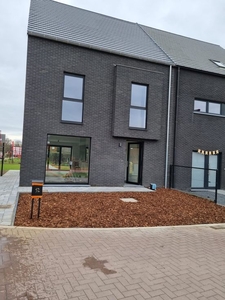 Moderne energiezuinige nieuwbouwwoning in rustige wijk