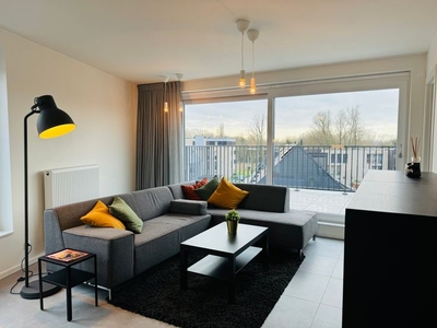 Moderne, luxueuse PENTHOUSE (bemeubeld) met zonneterrassen.