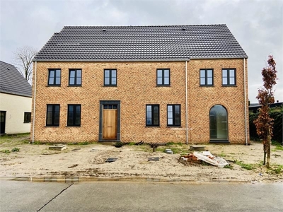 Nieuwbouw huis te huur in Petegem-aan-de-Leie