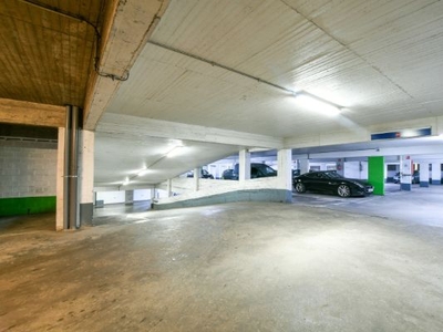 Overdekte parkeerplaats te koop centrum Oostende