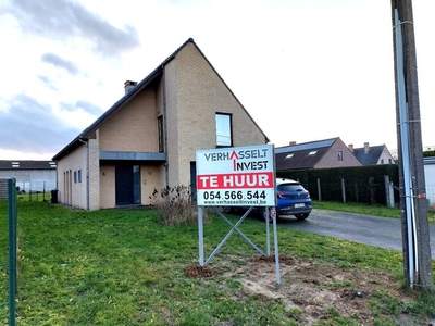 Rustig gelegen villa met 3 ruime slaapkamers en bureau