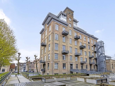 Stijlvolle loft met 2 slaapkamers te huur te Brugge