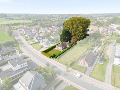 Villa-bungalow op een riant perceel nabij Knesselare centrum