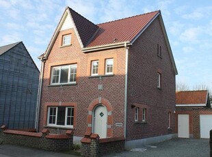 Charmante woning met 3 slks, grote tuin en garagebox !