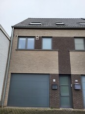 Huis met gemeenschappelijke inkom te huur te Denderwindeke