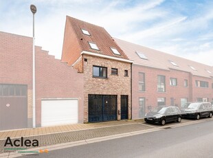 Te renoveren woning met magazijn