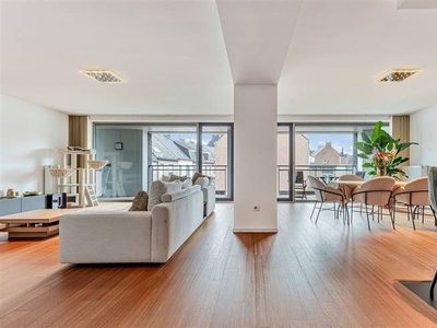 Uniek luxe-appartement in het centrum van Denderleeuw!