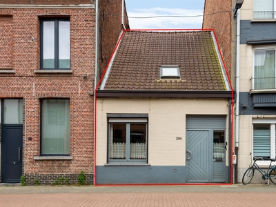 Verrassend ruime woning met 2 slpk en stadskoer