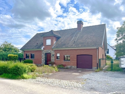 !!! OPTIE !!! Degelijke villa (237m²) op knap perceel van