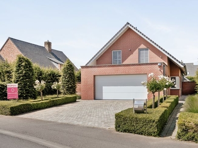 Energiezuinige villa met bijgebouw op 856m2