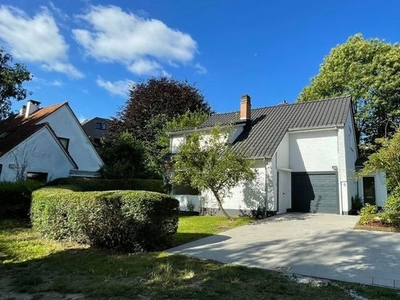 German School - Villa rénovée 3ch. - Garage et jardin