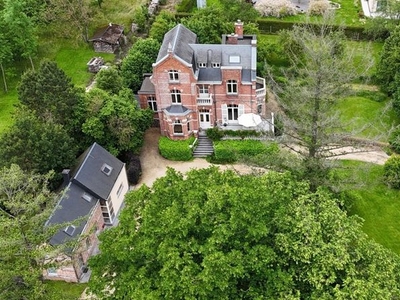 Schitterend huis in de heuvels boven Wépion