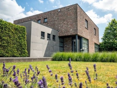 Lichtrijke villa te koop in Zedelgem