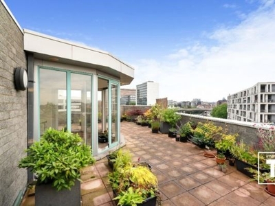 Toffe penthouse met uniek dakterras!