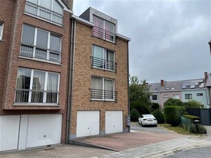 2 slaapkamer appartement met tuin en garage