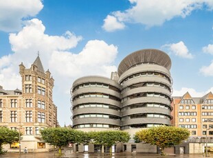 ANTWERPEN - Appartement met zicht op 'Het Steen'