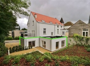 Gelijkvloersappartement met 2 slaapkamers + terras en parkin