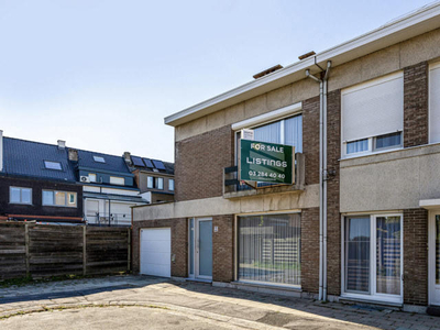 Op te frissen HOB met 3 slaapkamers, tuin en garage.