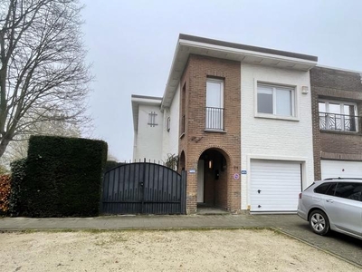 Stockel - magnifique maison 3ch + bureau - jardin et garage