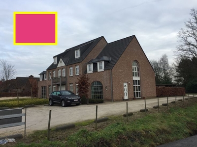 TE HUUR 3 SLAAPKAMERWONING MET GARAGE EN TUIN