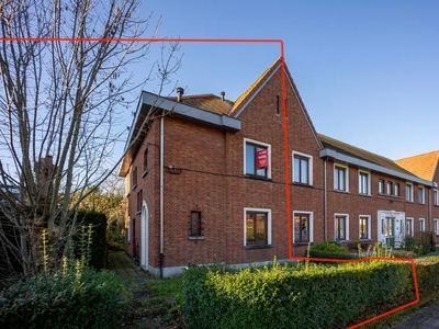 TE RENOVEREN DRIEGEVELWONING