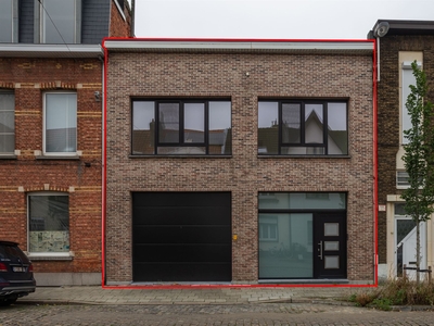 Volledig gerenoveerde woning met 4 slaapkamers, garage en stadstuin