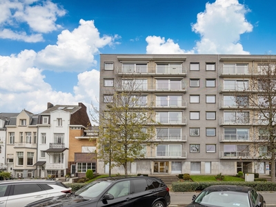 Volledig te renoveren appartement aan de Leuvense Vaart