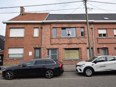 Zeer mooie, moderne woning met drie slaapkamers en ruim t...