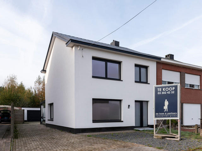 Volledig gerenoveerde (2023) en energiezuinige woning met 3