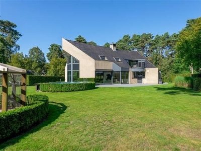 Exclusieve villa, op een unieke locatie in Lichtaart.