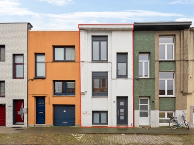 Instapklare woning met 3 slaapkamers, terras en tuin te Deurne!