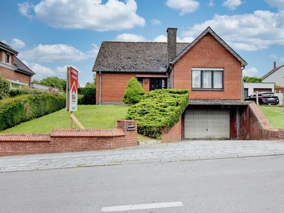 CHARMANTE VILLA MET 4 SLAAPKAMERS EN GARAGE TE RENOVEREN