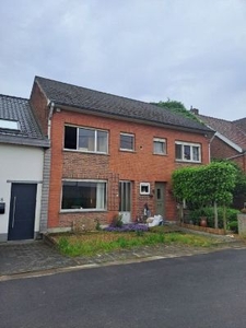 Charmante renovatiewoning in doodlopende straat te Winksele