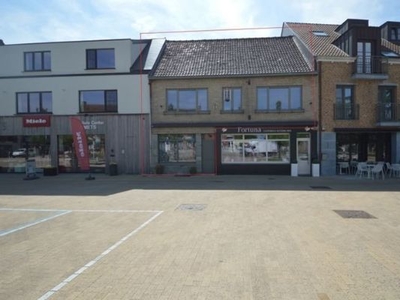 Charmante woning met 4 slpk. en een bruikbare opp. v. 359m².