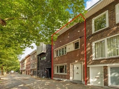 Leuke gezinswoning met 3slpk grote tuin in gegeerde buurt!