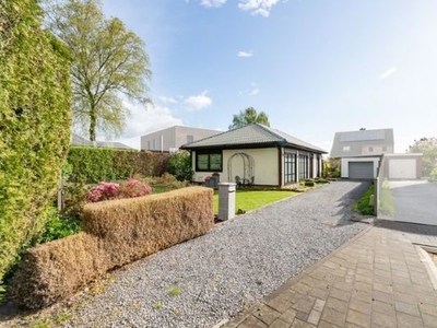 Lichtrijke bungalow, fantastische mooie verkaveling, 2 slk,