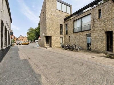 Modern appartement met groot terras bij Astridpark in Brugge