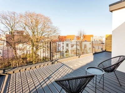 Prachtig gerenoveerde duplex met groot terras van ca 30 m²