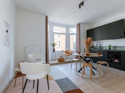 Recent gerenoveerd éénslaapkamer appartement nabij Ledeganck