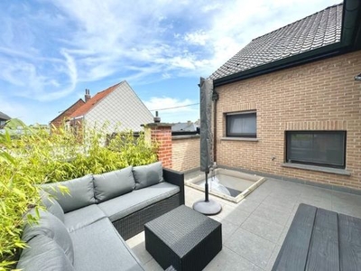 RUIME GERENOVEERDE WOONST MET TERRAS & GARAGE & 4 SLPKS