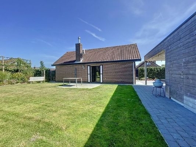 Vakantiewoning met ruime tuin.