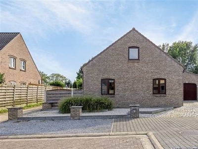 Vrijstaande, gelijkvloerse woning met 3 (+2) slaapkamers, ee