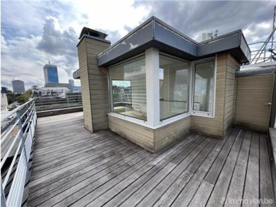 Triplex met Terras en 3 Slaapkamers , Brussel