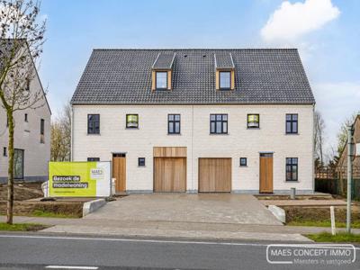 Zeer ruime BEN-woning met oa 4 slaapkamers, 2 badkamers, ...