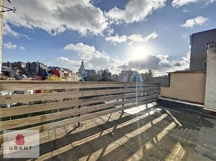 Licht gemeubileerd penthouse met 1 slaapkamer en 2 terrassen